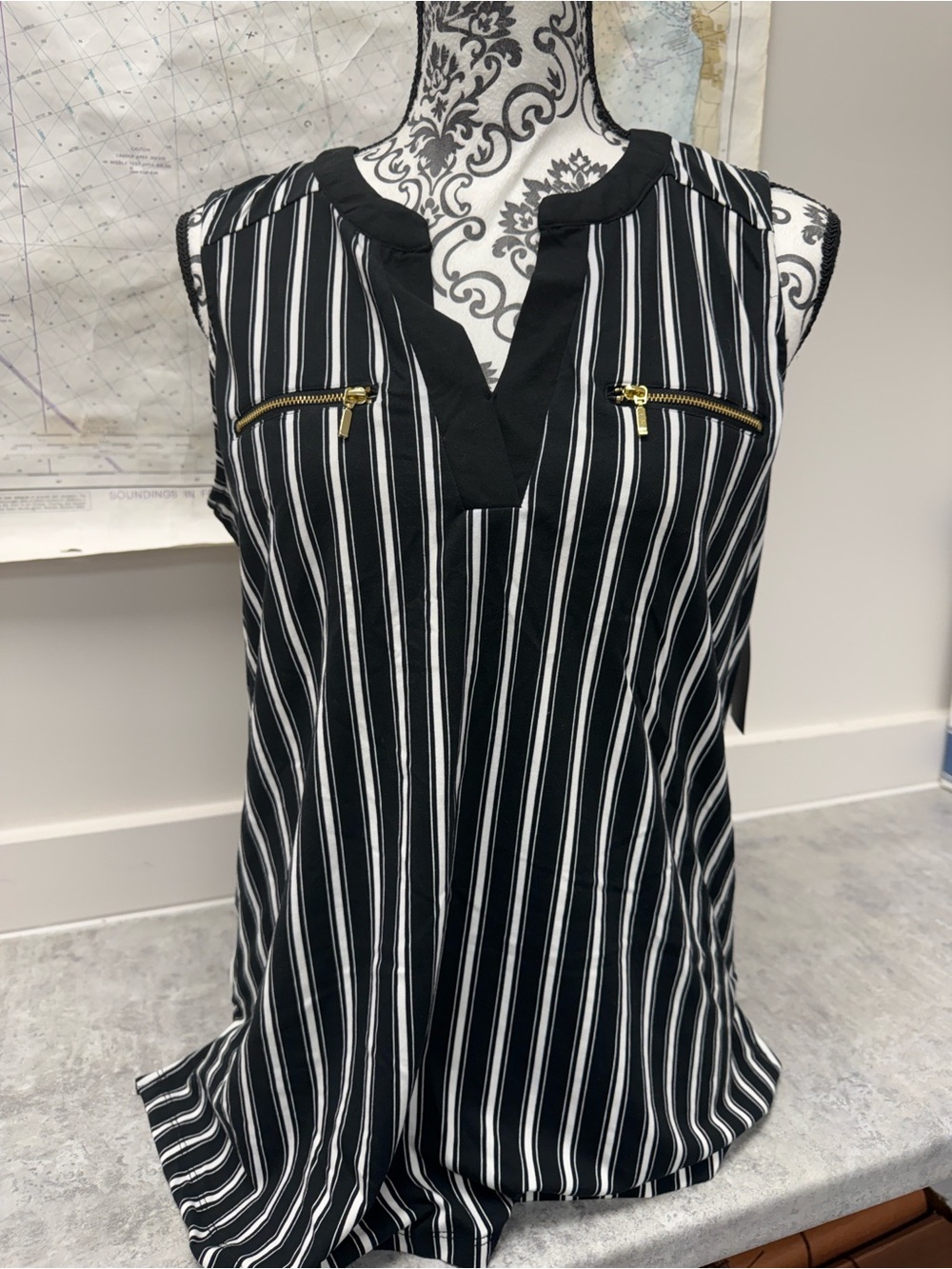 Robert Louis Sleeveless Striped Blouse NWT Size Small Gold Zip Accent Top